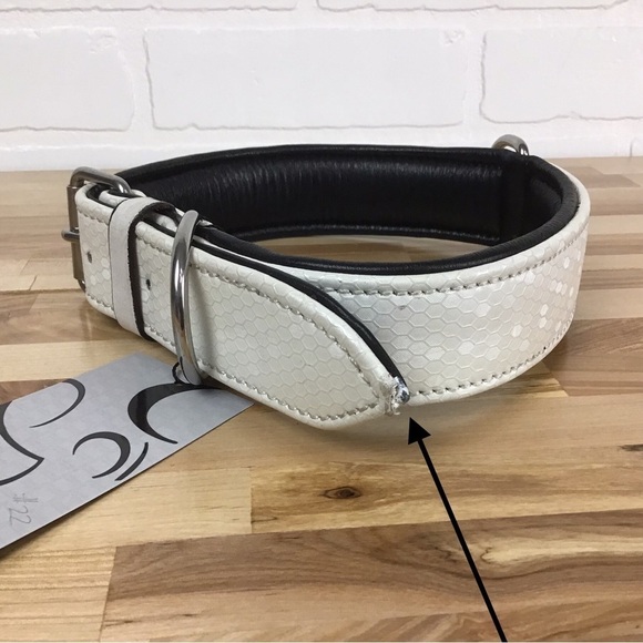 Madcow Ecru black genuine leather contemporary country vibe dog collar handmade - Picture 3 of 15